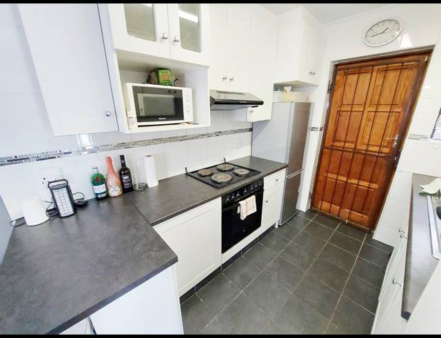 2 BEDROOM APARTMENT RENTED IN SUMMERSTRAND